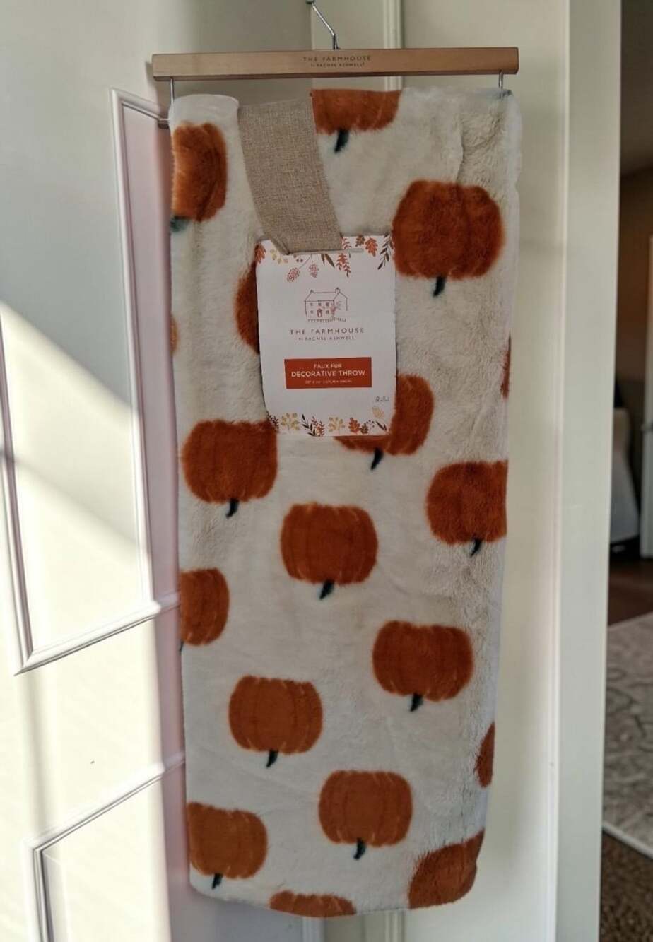 The Farmhouse By Rachel Ashwell Faux Fur Decorative Throw 50" X 70" Pumpkin